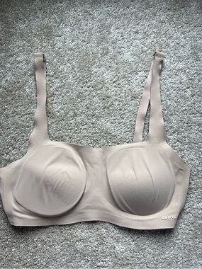 Skims Naked Scoop Bra- Small